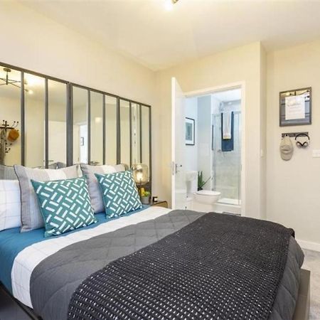 Newly Built Luxury 2 Bed Apartment!!! Londres Extérieur photo
